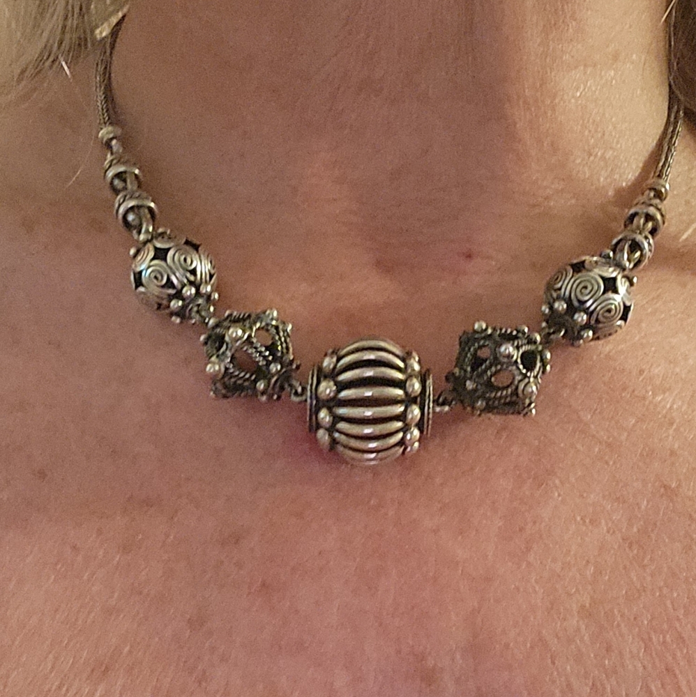 Elegant Artisan Bali Style 925 Silver Beaded Necklace.  Designer Stamp BA Suarti - Picture 2 of 4